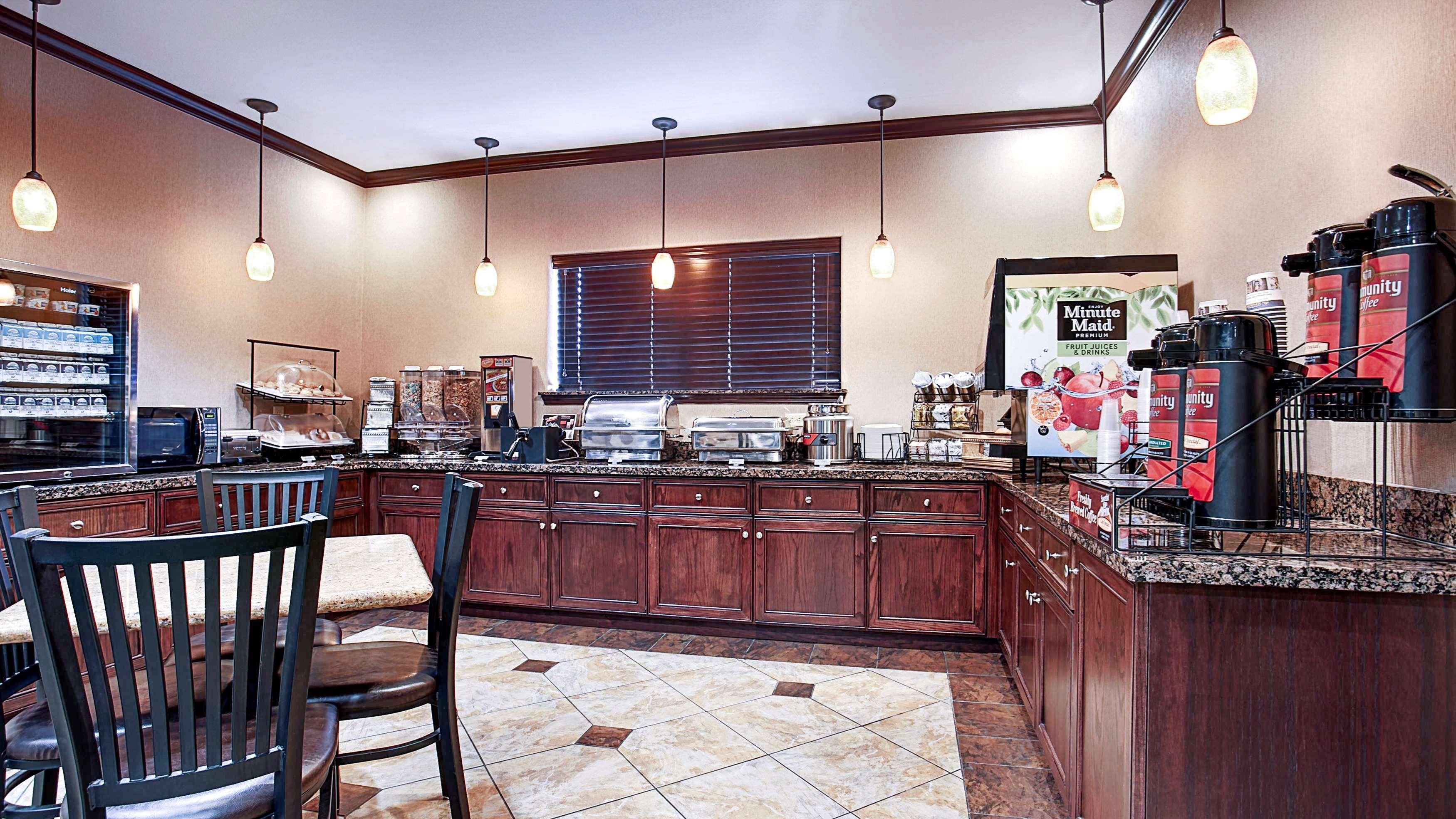 Best Western Plus Royal Mountain Inn & Suites Athens Dış mekan fotoğraf
