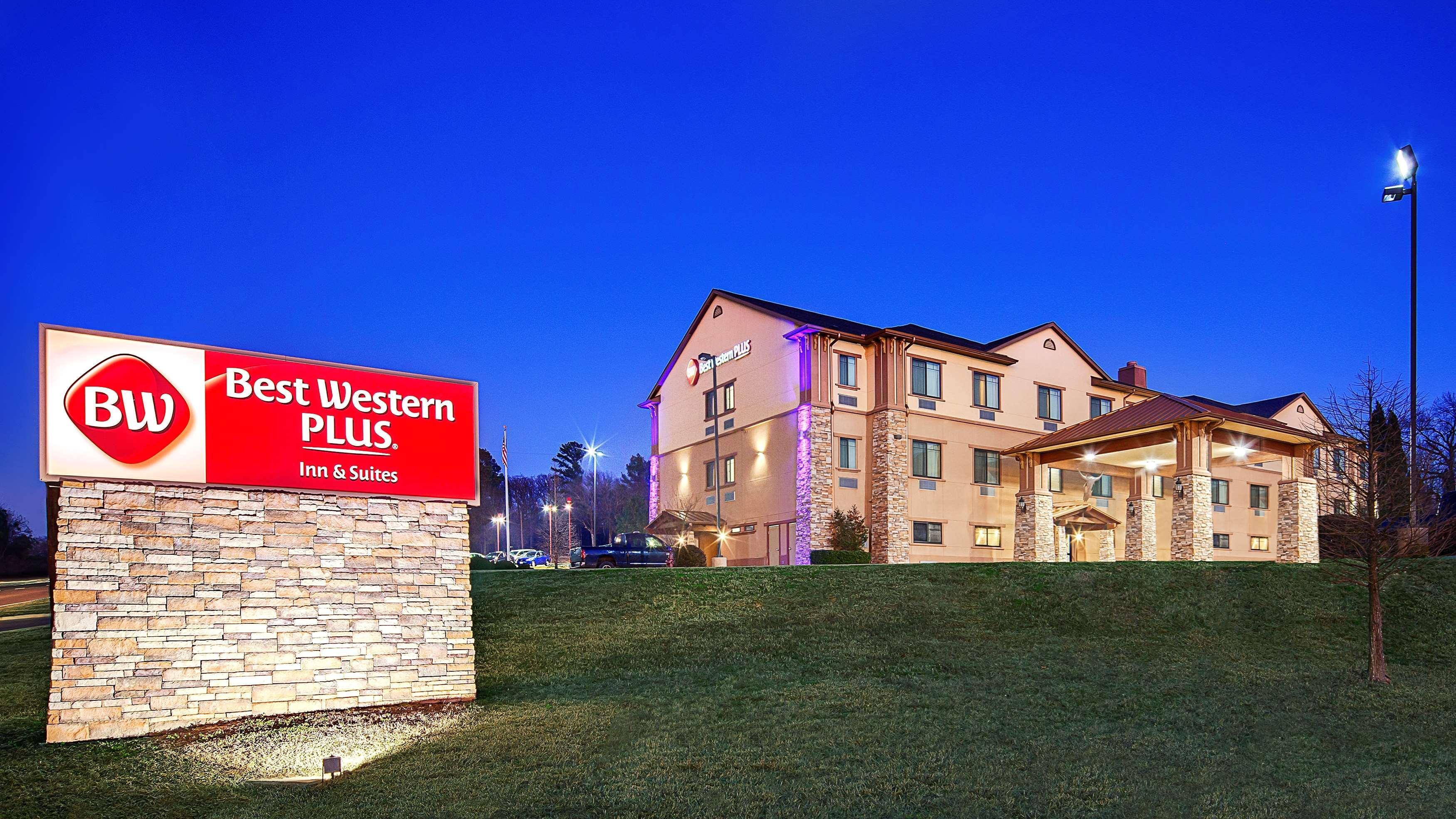 Best Western Plus Royal Mountain Inn & Suites Athens Dış mekan fotoğraf